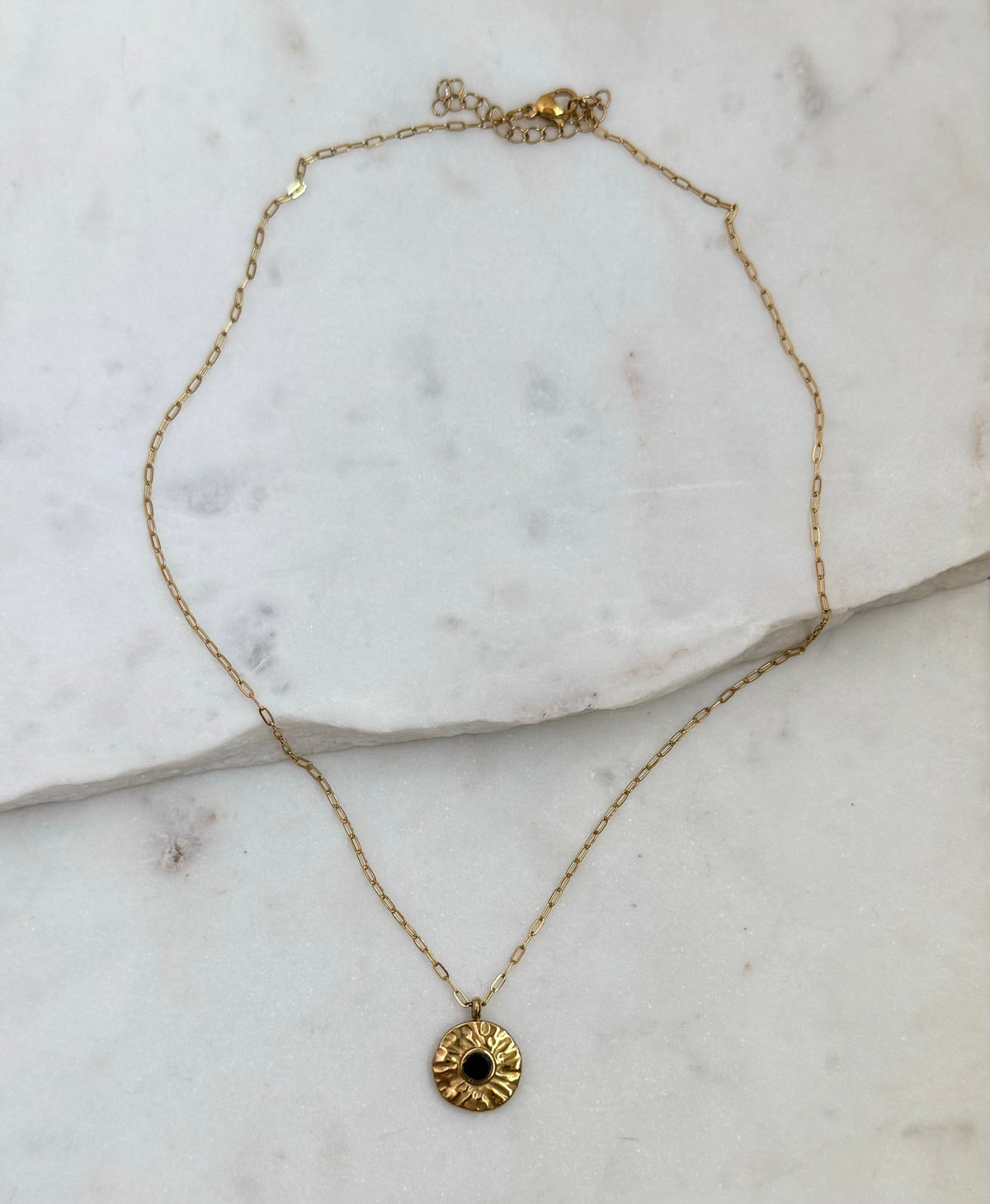 AYLA | Black Shell Gold Pendant Necklace