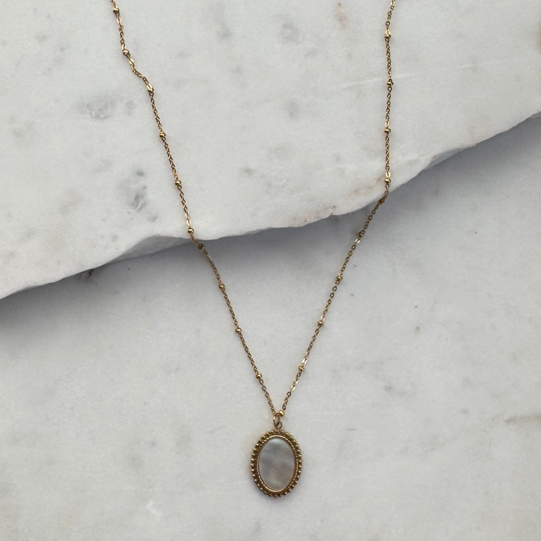 RONNIE | Gold Shell Pendant Necklace