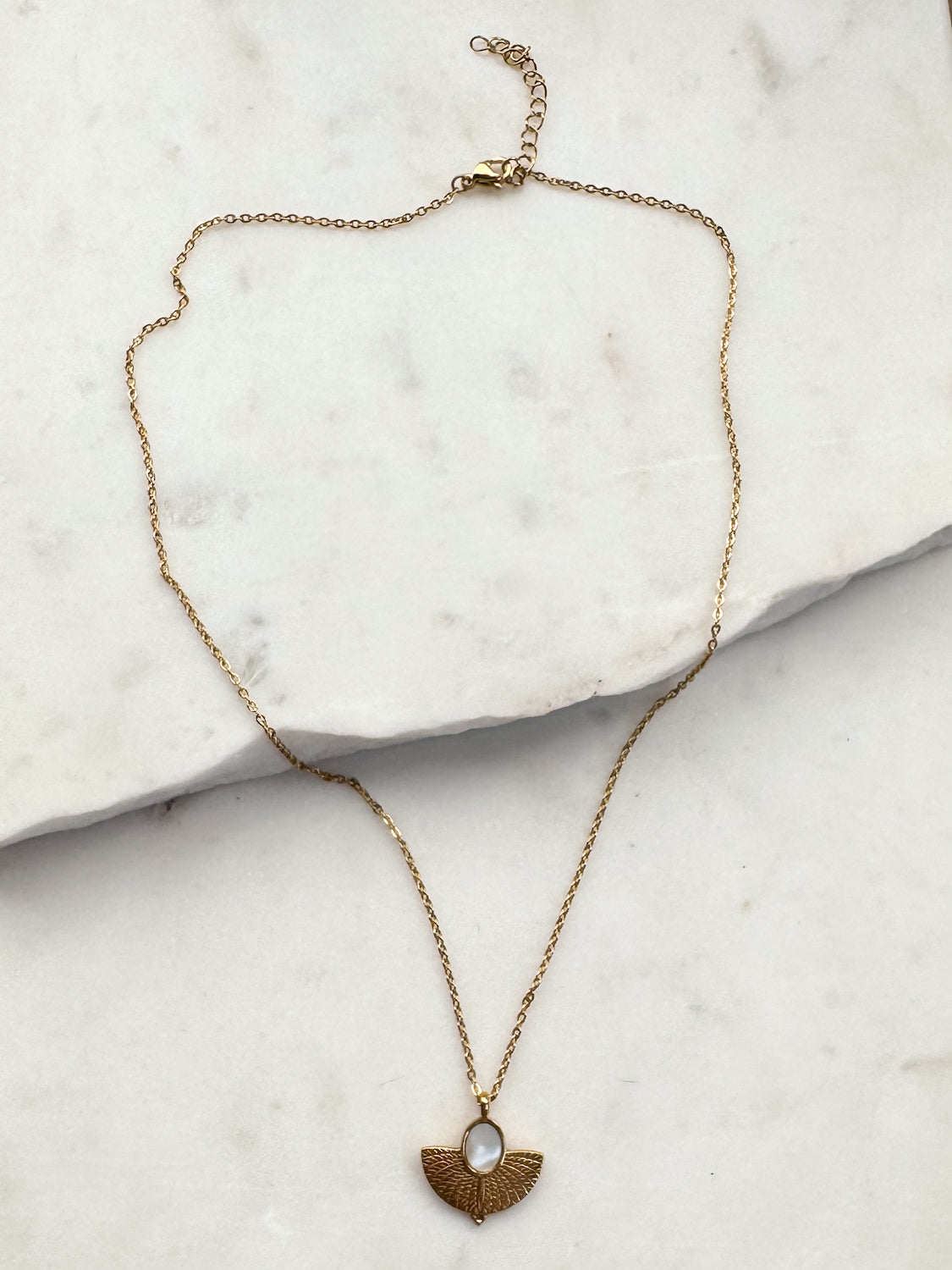 ROWAN | Cream Shell Gold Pendant Necklace