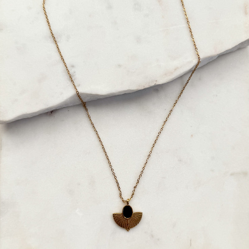 ROWAN | Black Shell Gold Pendant Necklace