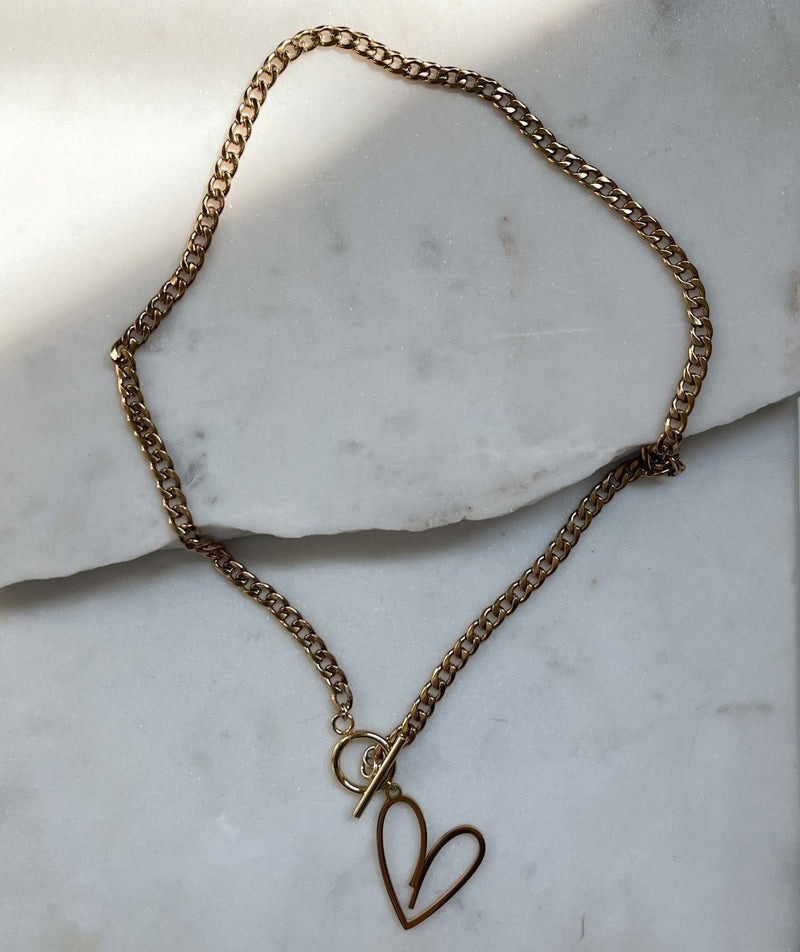 ZURI | GOLD HEART TOGGLE NECKLACE