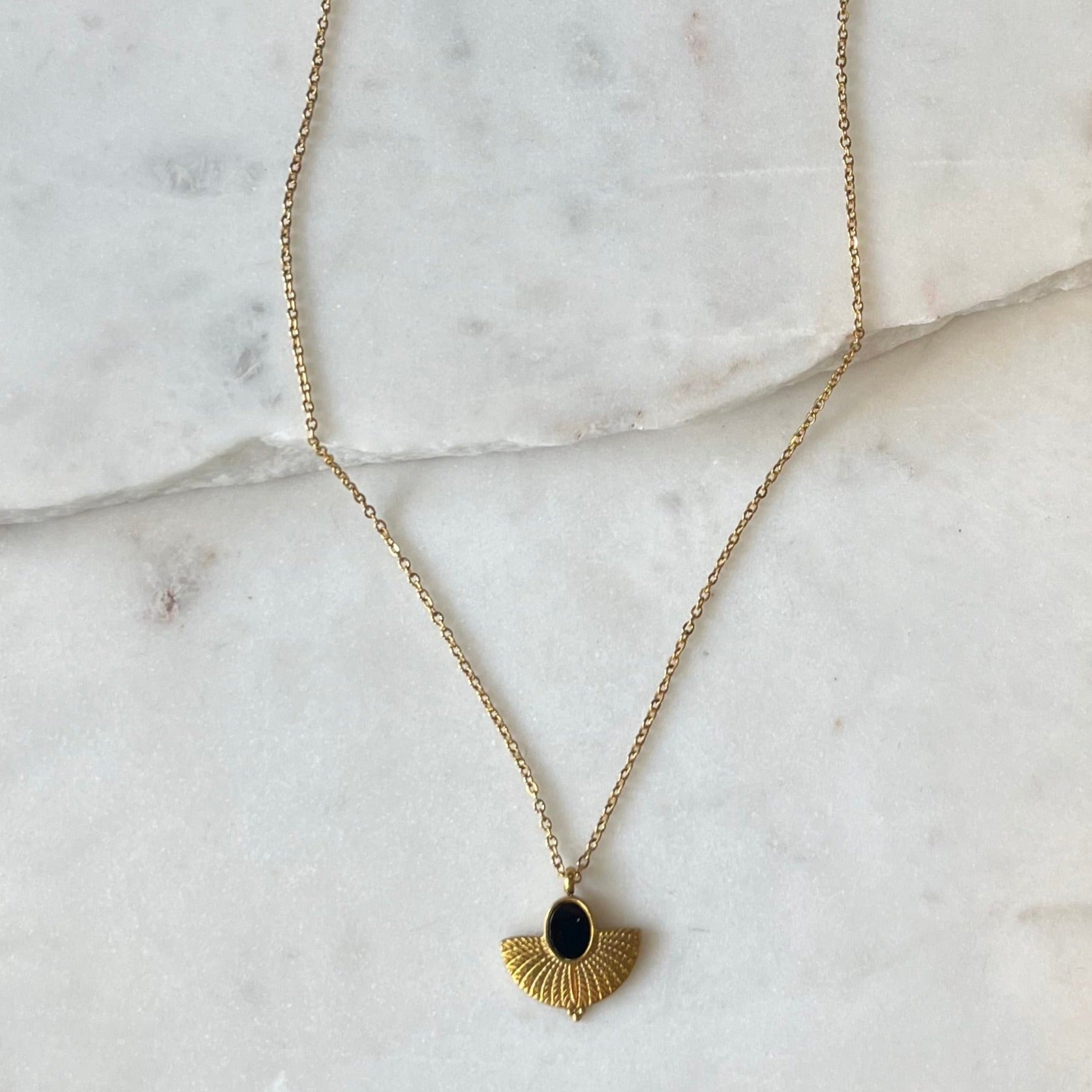 ROWAN | Black Shell Gold Pendant Necklace